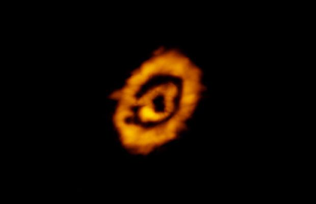 protoplanetary disk around the star IM Lup