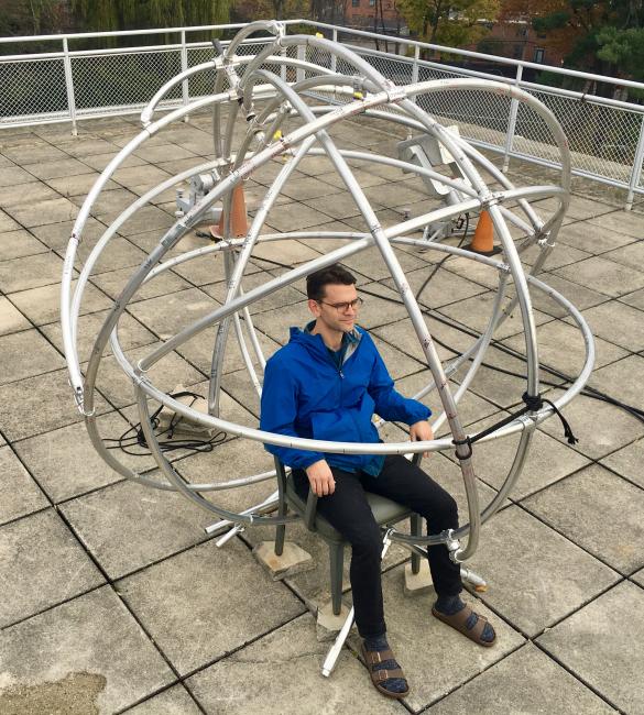 sit-in armillary sphere known as the Maxotron atop CfA